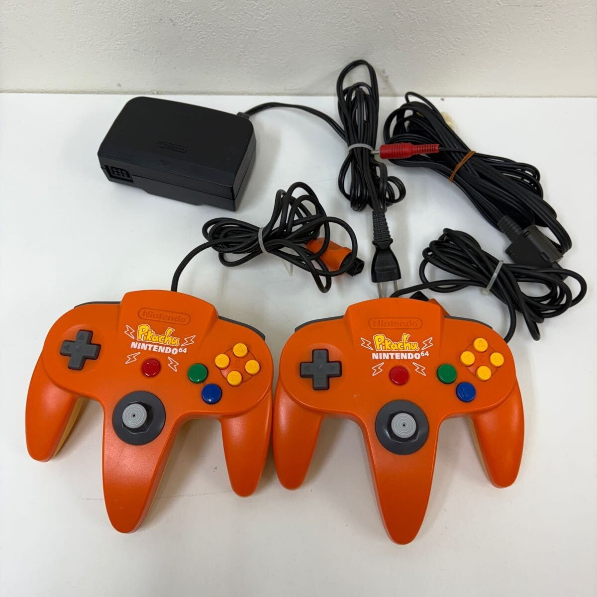 Nintendo ピカチュウ NUS-101 コントローラー