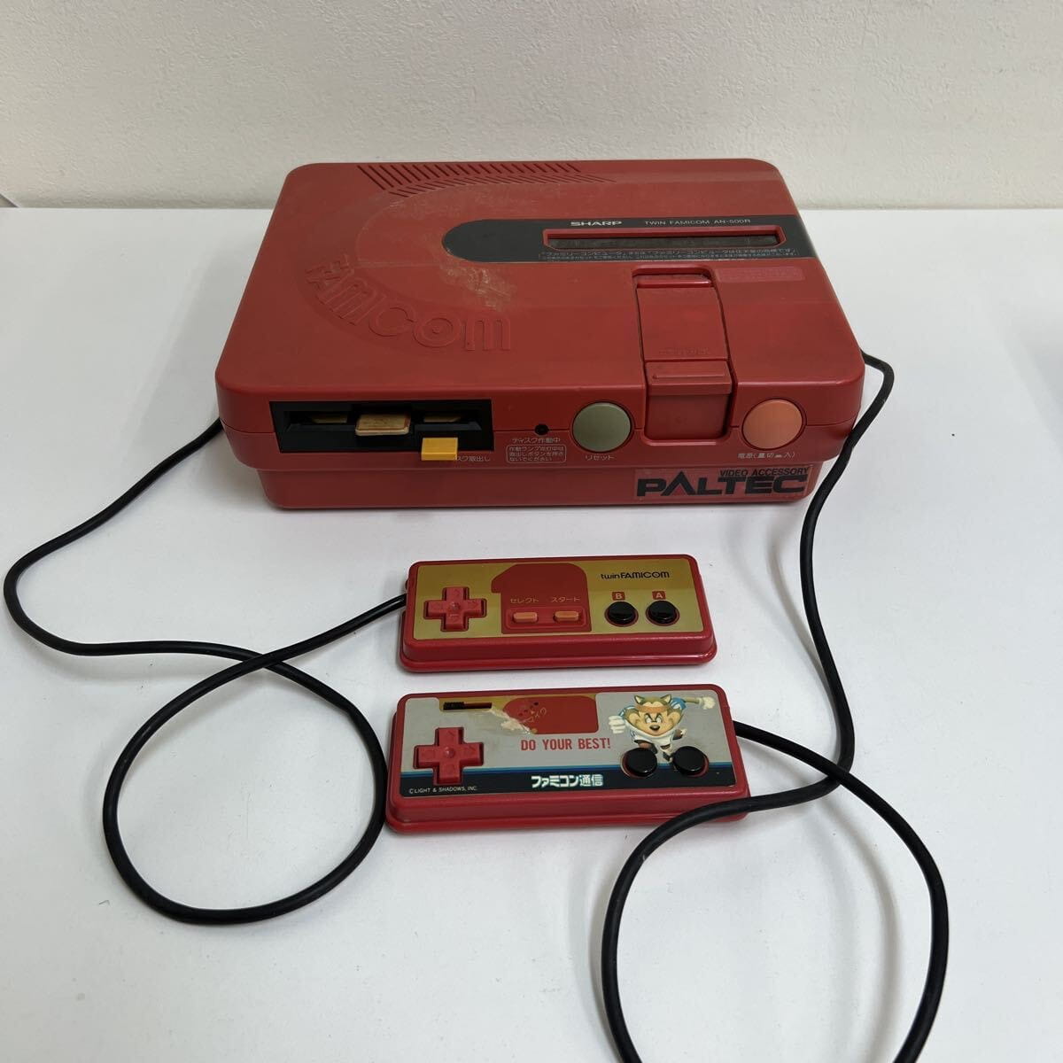 ツインファミコン（型番：AN-500R、前期型・レッド）